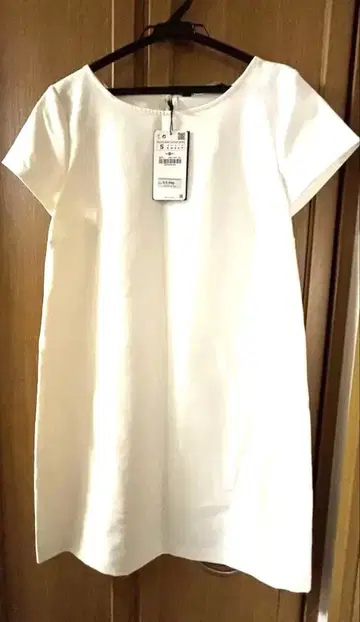 ZARA [ 새상품 ] 화이트 반팔 A라인 원피스