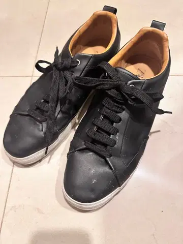 ZARA 블랙 스니커즈 42