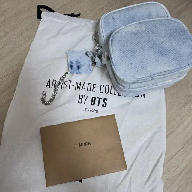 방탄소년단 BTS 제이홉 side by side bag 사바사 미니백