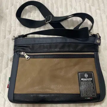 Bianchi 비앙키 숄더백 거의 새상품 이탈리아