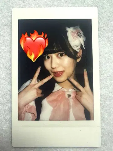 FRUITSZIPPER 월아시 아마네 폴라로이드 케이프 의상