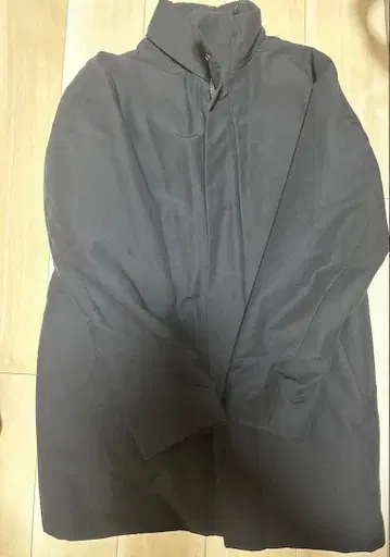 UNIQLO 블랙 다운 자켓 충전솜