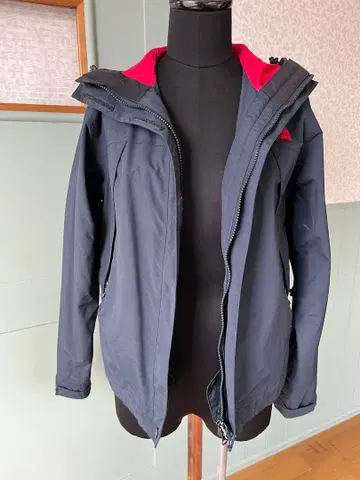 The North Face 마운틴 파카 네이비/레드