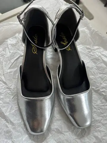 실버 스퀘어토 하이힐 펌프스