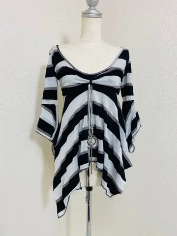 9207. 페어리 그런지 비대칭 참 포함 상의 Y2K