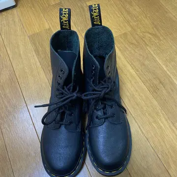 닥터마틴의 부츠