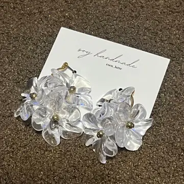 클리어 플라워 티타늄 귀걸이