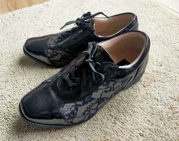 새상품급 토키미코베 블랙 레이스 지퍼 스니커즈 블랙 24.5cm 5E