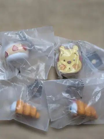 누이빵 미니어처 키체인 디즈니 가챠 세미 네이비