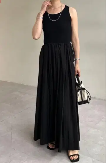 [ 새상품 ] SHENERY 시너리 니트 도킹 드레스 원피스 36