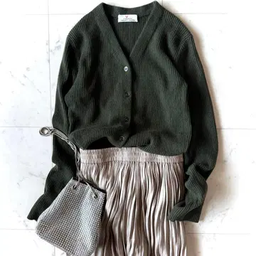 새상품급 레킵 요시에 이나바 캐시미어 100% 리브 니트 가디건 카키