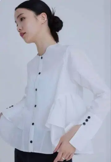 EMMEL REFINES 유나이티드 애로우즈 블라우스