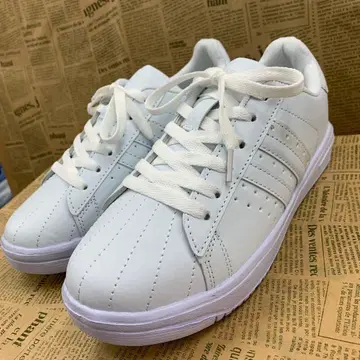 새상품 여성용 23.0cm 인조 가죽 코트 스니커즈 화이트 3149