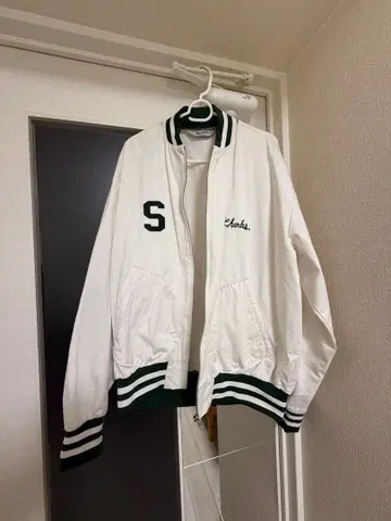 베이스볼 자켓 바시티 자켓