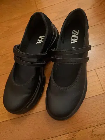 ZARA 멜리 제인 스니커즈 블랙 39 통굽