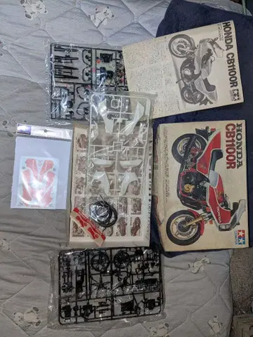 타미야 CB1100R 미사용품 외부 데칼 포함