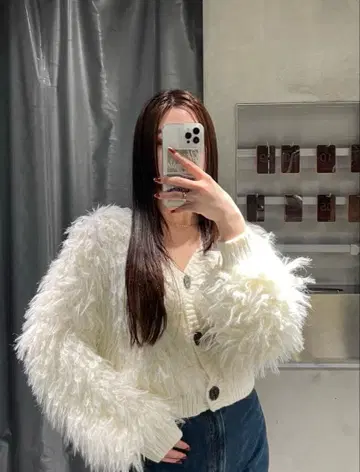 [ VEQUM ] 핸드 니트 가디건 EMODA