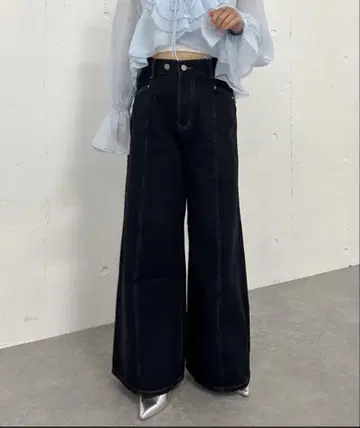 리본 자수 다크 블루 부츠컷 데님