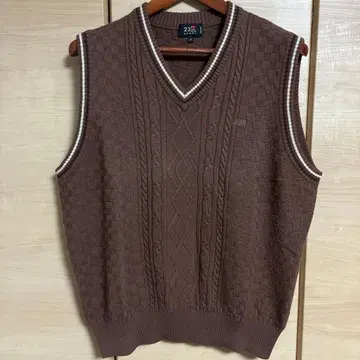 23구 스포츠 브라운 V넥 베스트 L