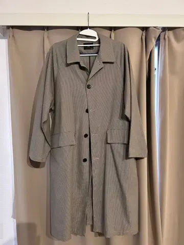 그레이 체크 무늬 스텐카라 코트