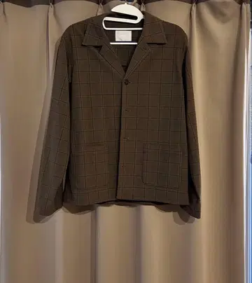 브라운 체크 무늬 테일러드 자켓