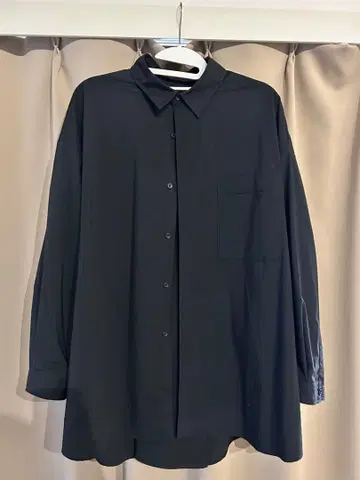 오버 사이즈 블랙 버튼업 셔츠