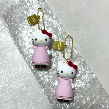 헬로키티 시크릿 마스코트 참 에이프런 2개 세트