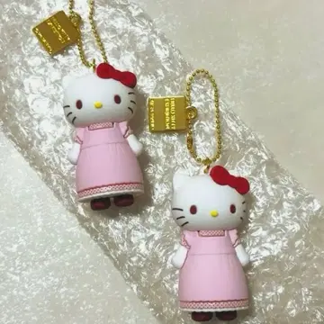 헬로키티 시크릿 마스코트 참 에이프런 2개 세트