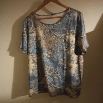 페이즐리 무늬 반팔 티셔츠