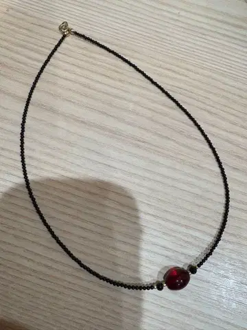 레드 앰버 목걸이