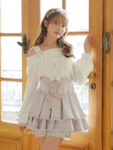 리즈리사 LIZLISA 하트 버클 프릴 오프숄더 니트 화이트