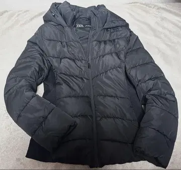 ZARA 블랙 다운 자켓 후드 부착