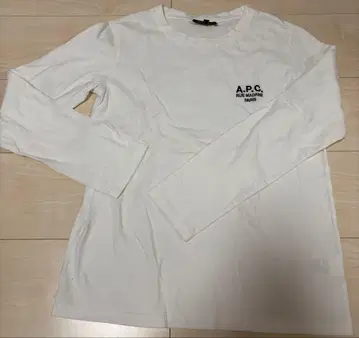 A.P.C. 화이트 긴팔 티셔츠 S 아페쎄 상의