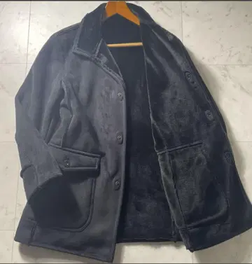 EMPORIO ARMANI 엠포리오 아르마니 무스탕 코트 새상품급