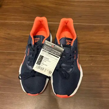 새상품 Reebok 신발 23.5