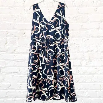 H&M 에이치앤엠 a 미니 원피스 슬리브리스 플레어 올 패턴 리본 무늬