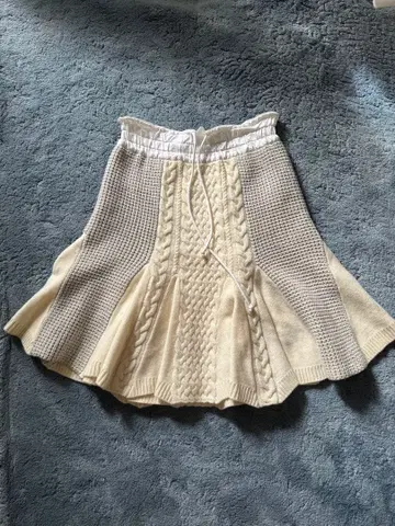 sacai luck 니트 도킹 플레어 스커트