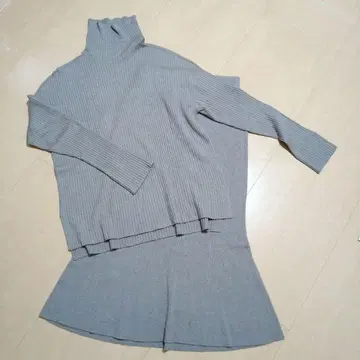 SLOBE IENA 터틀넥 플레어 스커트 셋업