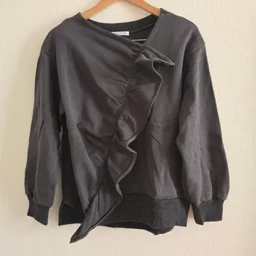 그레이 로우퍼지 쭈리 맨투맨 비대칭 프릴 티셔츠