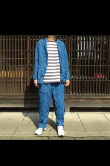 Graphpaper Wrinkled 셋업