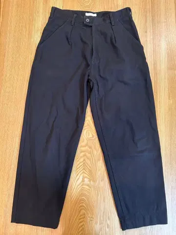 HATSKI 스티치 루즈 테이퍼드 트라우저스