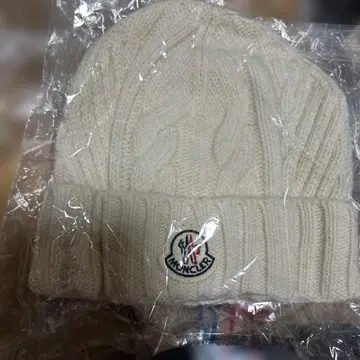Moncler 케이블 짜임 비니 아이보리