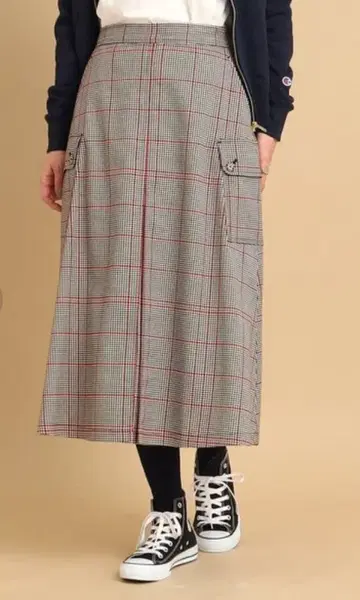 Dessin 아웃 포켓 부착 체크 스커트