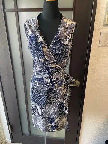 꽃무늬 랩 원피스 반팔 네이비