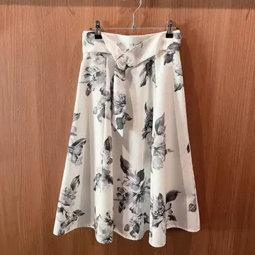 자스그리티 꽃무늬 스커트 화이트
