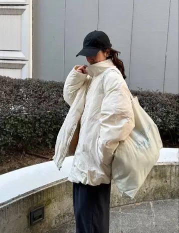 ungrid 미들 기장 충전솜 루프 블루종