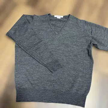 JOHN SMEDLEY 그레이 V넥 스웨터