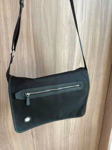 HUNTING WORLD 블랙 숄더백