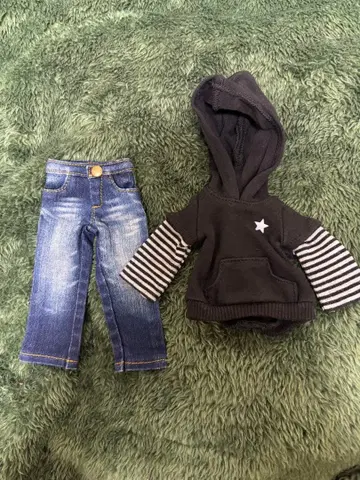 유SD 후드티와 청바지 세트