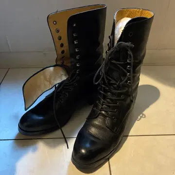 레이스업 롱 부츠 가죽제품